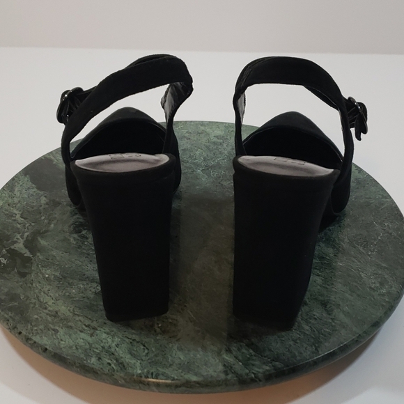 Bleeker & Bond~Size 7M~"Nicola" Black Suede Shoes. - Picture 7 of 8